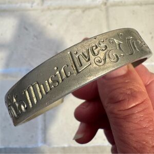 Paul McCartney Fidelity Investment Music Lives Unisex Pewter
Cuff Bracelet